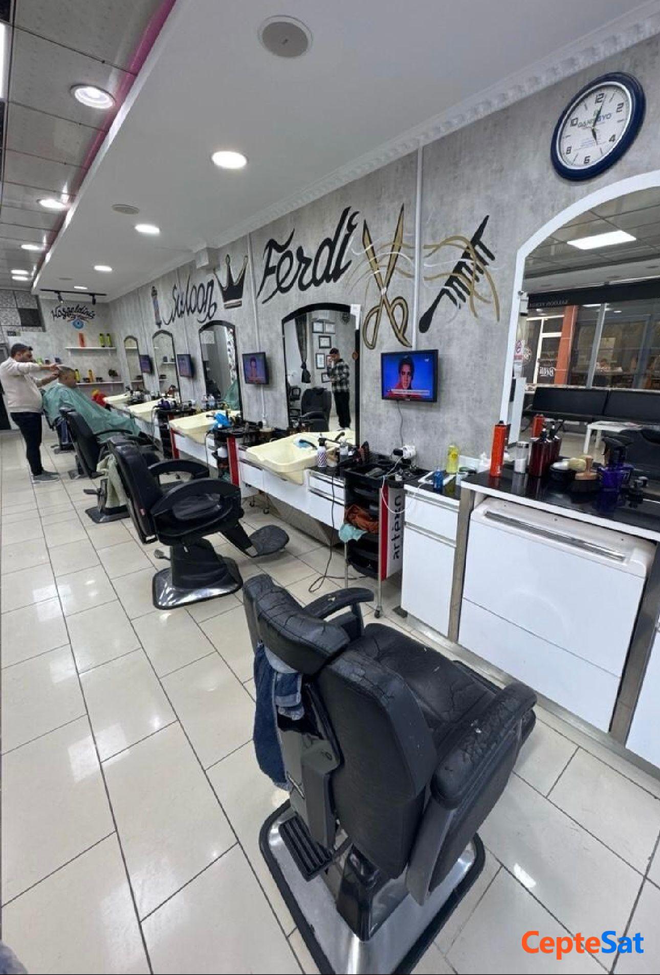 Erkek kuaför koltuk ve tezgah vb benzeri 